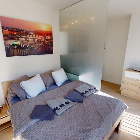 Apartamento Onsite Free Garage Parking, 10Min Centre By Bus Praga Exterior foto