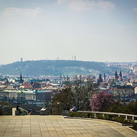Apartamento Onsite Free Garage Parking, 10Min Centre By Bus Praga Exterior foto