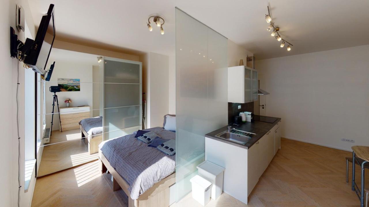 Apartamento Onsite Free Garage Parking, 10Min Centre By Bus Praga Exterior foto