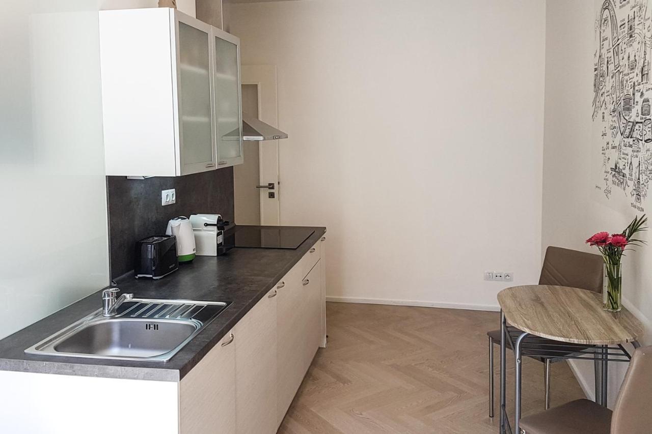 Apartamento Onsite Free Garage Parking, 10Min Centre By Bus Praga Exterior foto